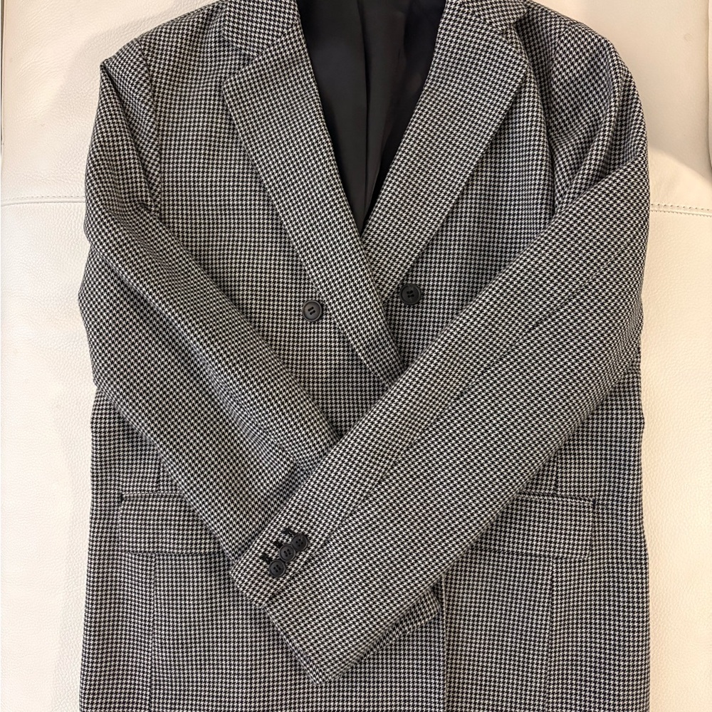 Uniqlo Black and White Houndstooth Women’s Blazer